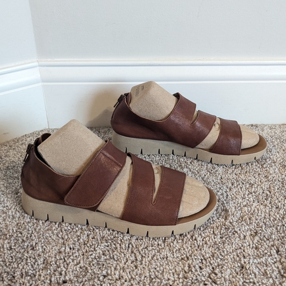 Sesto Meucci Brown Leather Sandal - Zelcro Closure Zip Back - sz 8.5 - Picture 1 of 8